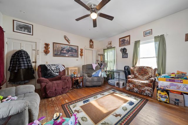 10 Whiting Hill Road, Wilton, NH 03086