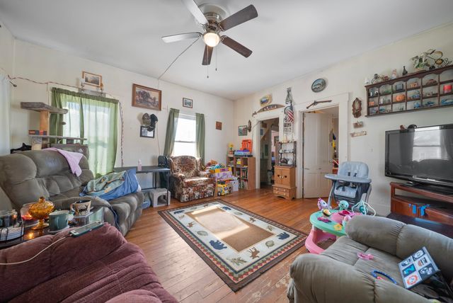 10 Whiting Hill Road, Wilton, NH 03086