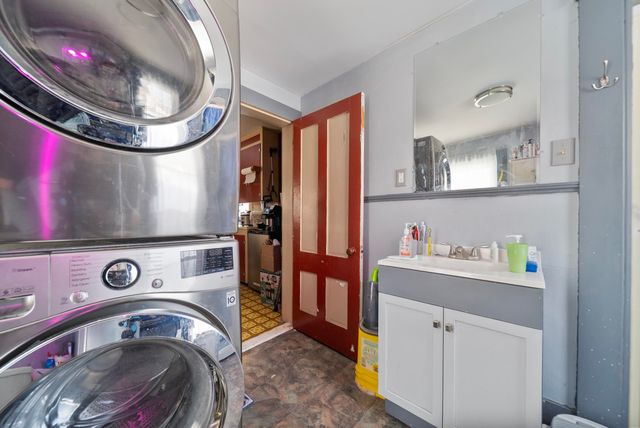 10 Whiting Hill Road, Wilton, NH 03086