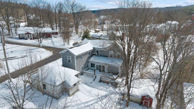 10 Whiting Hill Road, Wilton, NH 03086