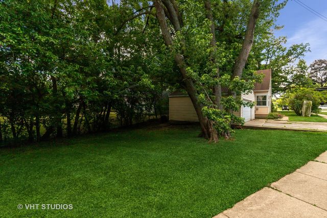174 Harvey Avenue, Grayslake, IL 60030