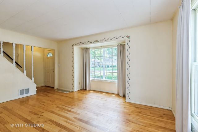 174 Harvey Avenue, Grayslake, IL 60030