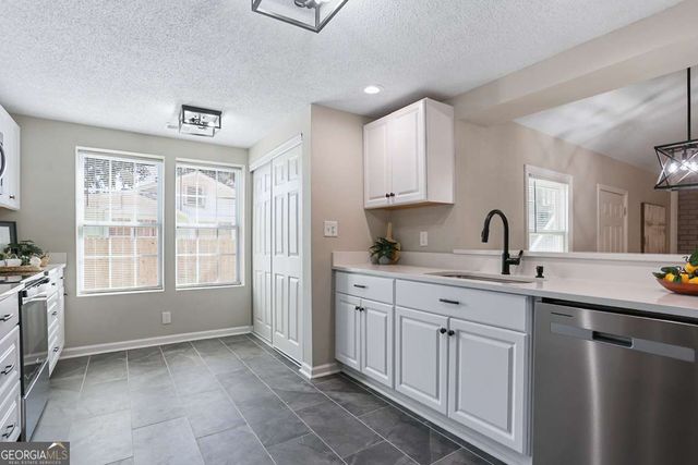 3127 Gilbert Street, Savannah, GA 31404