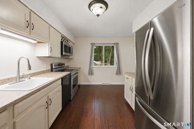 50 Orangewood West 50, Derby, CT 06418