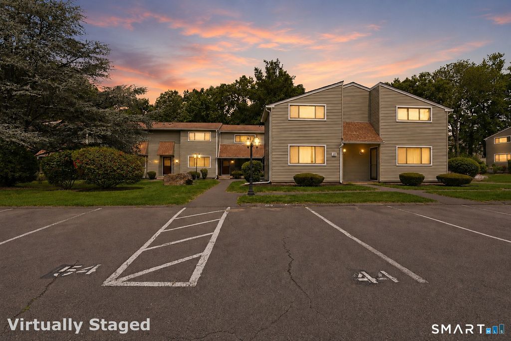 50 Orangewood West 50, Derby, CT 06418