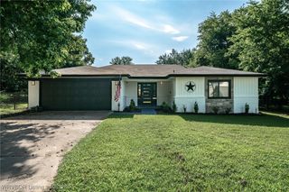 908 N 5th Terrace, Barling, AR 72923