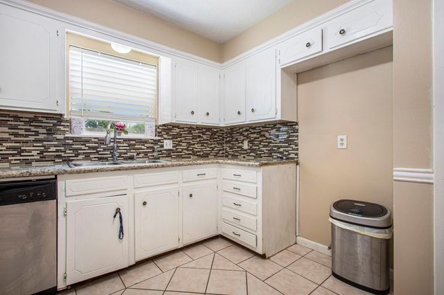 4202 Townes Forest Road, Friendswood, TX 77546