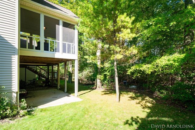 461 Island View Drive, Holland, MI 49424