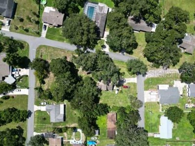 35833 LAKESHORE DRIVE, Dade City, FL 33525