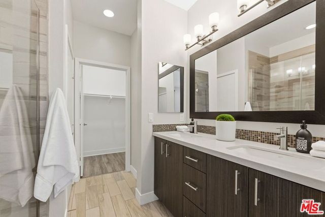 2753 Waverly Drive 806, Los Angeles, CA 90039