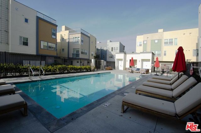 2753 Waverly Drive 806, Los Angeles, CA 90039