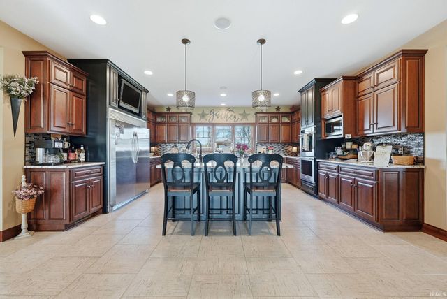 159 W 900 N Road, Decatur, IN 46733