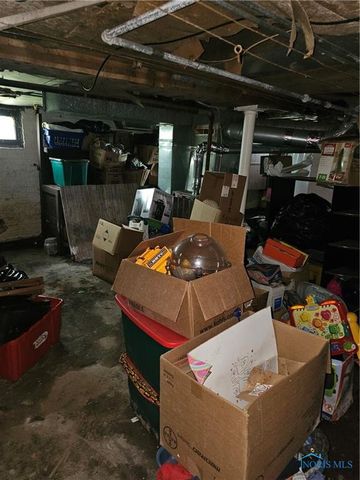 2465 Lawton Avenue, Toledo, OH 43620