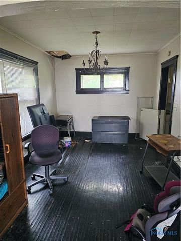 2465 Lawton Avenue, Toledo, OH 43620