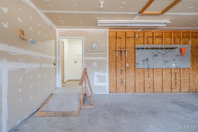 2 Iron Hill Court, St Clair, MO 63077
