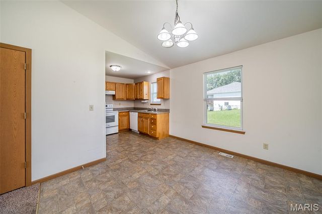 2 Iron Hill Court, St Clair, MO 63077