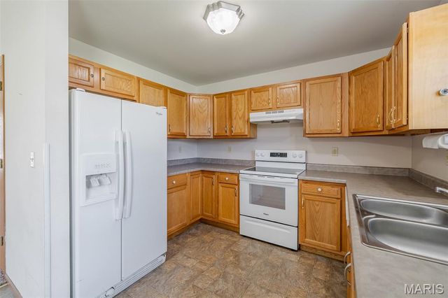 2 Iron Hill Court, St Clair, MO 63077