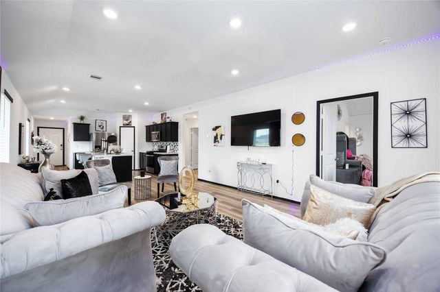 1106 Dewberry Downs Lane, Houston, TX 77090