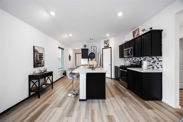 1106 Dewberry Downs Lane, Houston, TX 77090