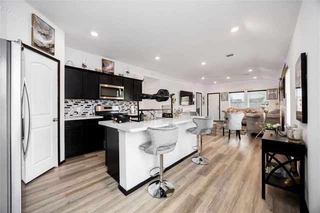 1106 Dewberry Downs Lane, Houston, TX 77090