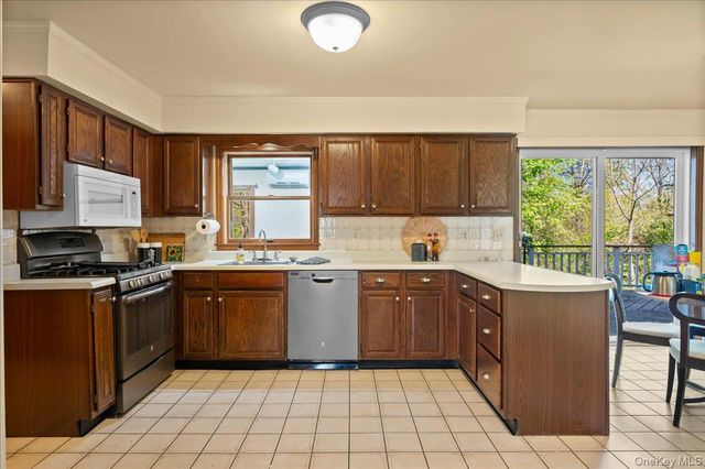 13 Hart Drive, Poughkeepsie, NY 12603