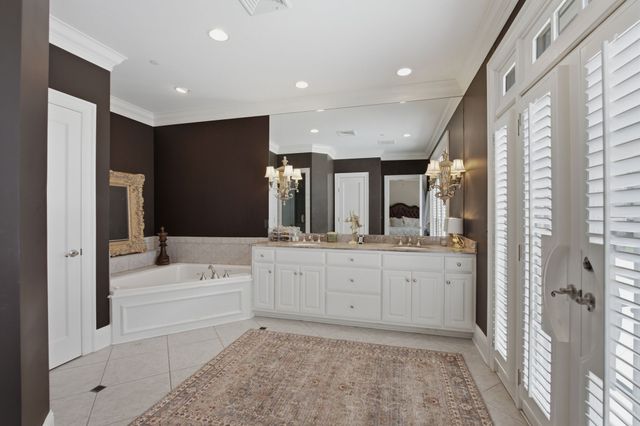 4000 West End Ave Apt 101, Nashville, TN 37205