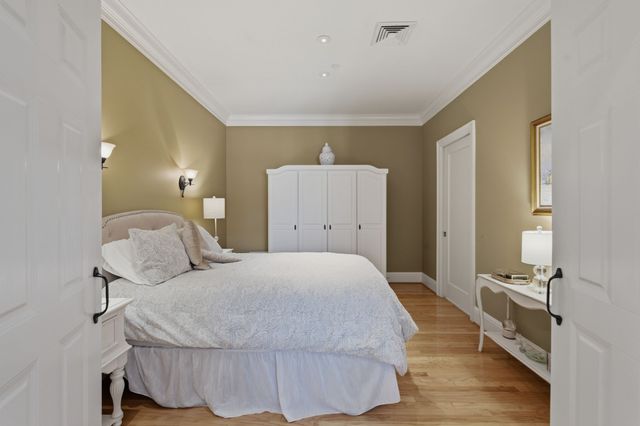 4000 West End Ave Apt 101, Nashville, TN 37205