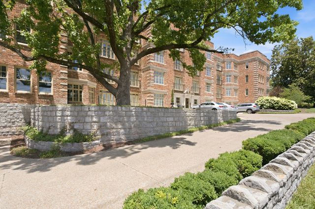 4000 West End Ave Apt 101, Nashville, TN 37205