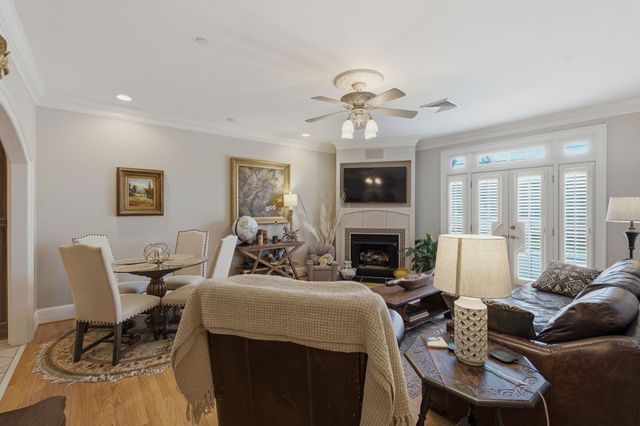 4000 West End Ave Apt 101, Nashville, TN 37205