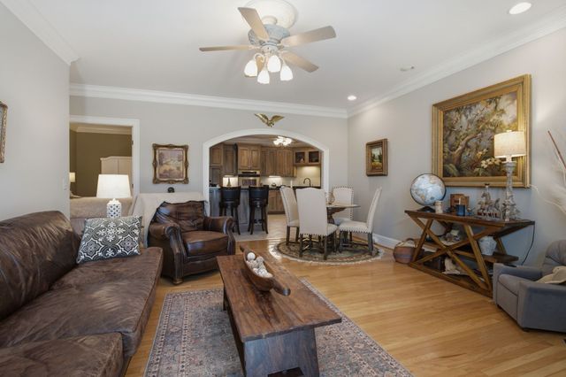4000 West End Ave Apt 101, Nashville, TN 37205