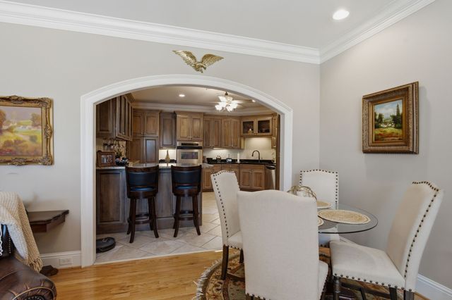 4000 West End Ave Apt 101, Nashville, TN 37205