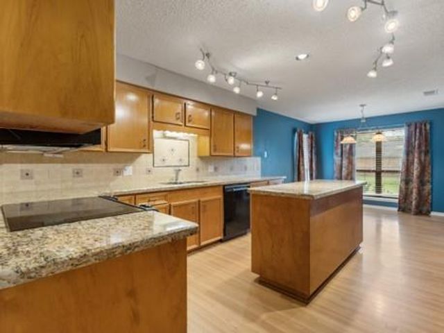 6 Valhalla Drive, Bay City, TX 77414