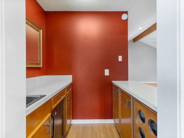 6 Valhalla Drive, Bay City, TX 77414