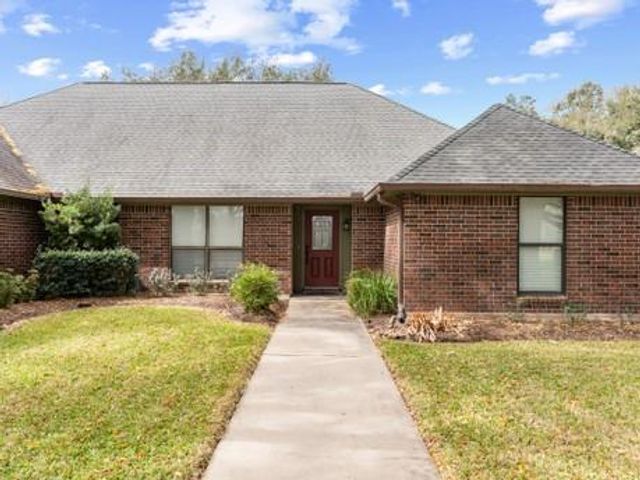 6 Valhalla Drive, Bay City, TX 77414