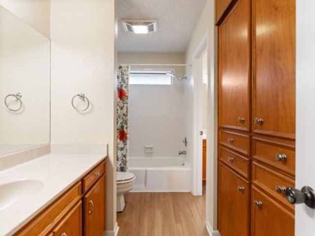 6 Valhalla Drive, Bay City, TX 77414