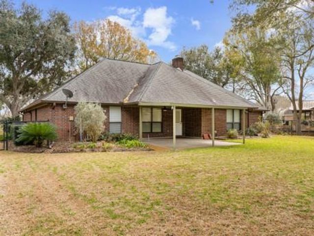 6 Valhalla Drive, Bay City, TX 77414