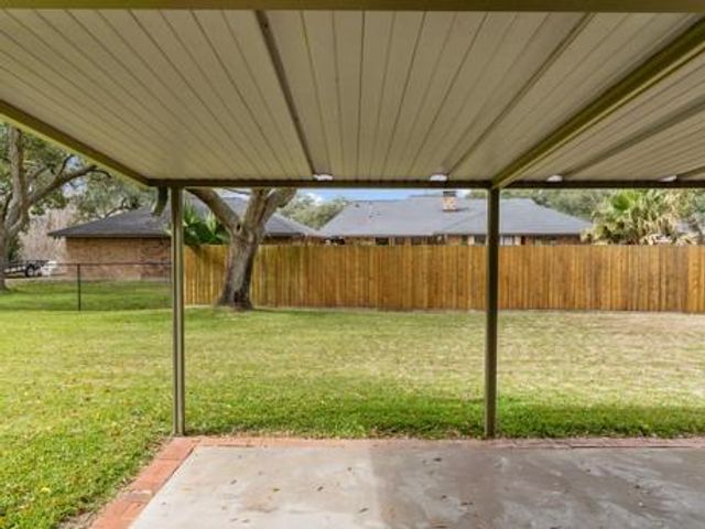 6 Valhalla Drive, Bay City, TX 77414