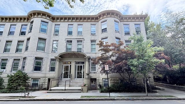 40 Winchester St 8, Brookline, MA 02446