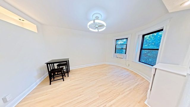 40 Winchester St 8, Brookline, MA 02446