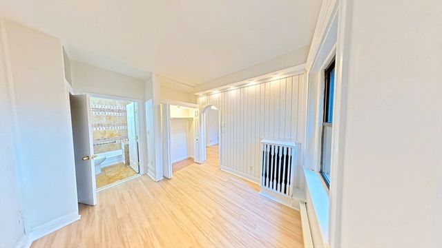 40 Winchester St 8, Brookline, MA 02446