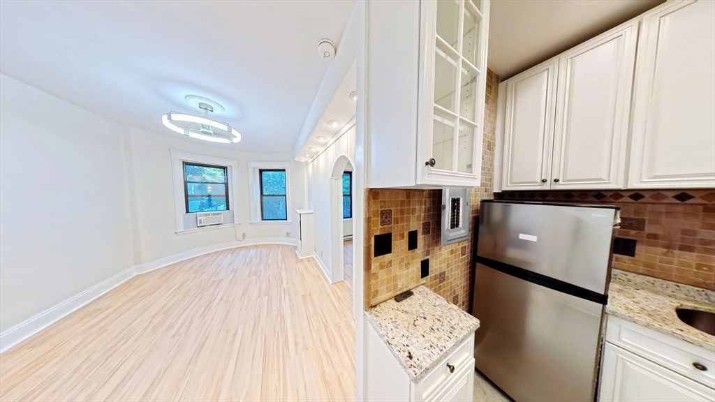 40 Winchester St 8, Brookline, MA 02446