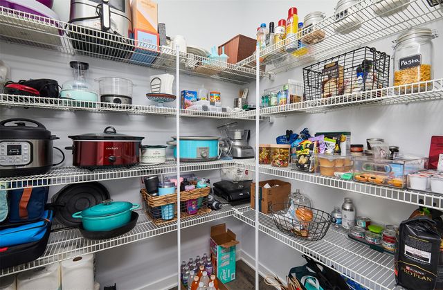 5438 S Prairie View Drive, West Des Moines, IA 50266