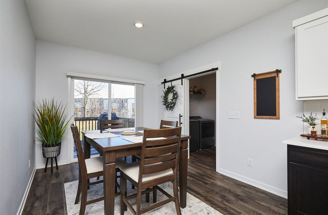 5438 S Prairie View Drive, West Des Moines, IA 50266