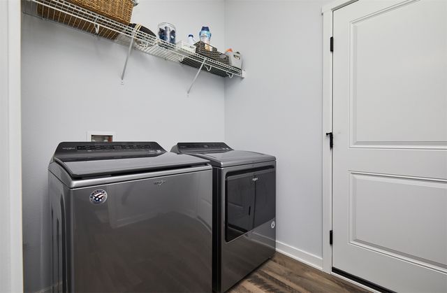 5438 S Prairie View Drive, West Des Moines, IA 50266