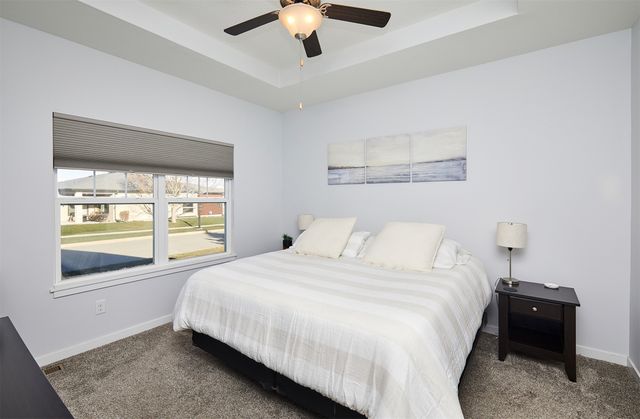 5438 S Prairie View Drive, West Des Moines, IA 50266