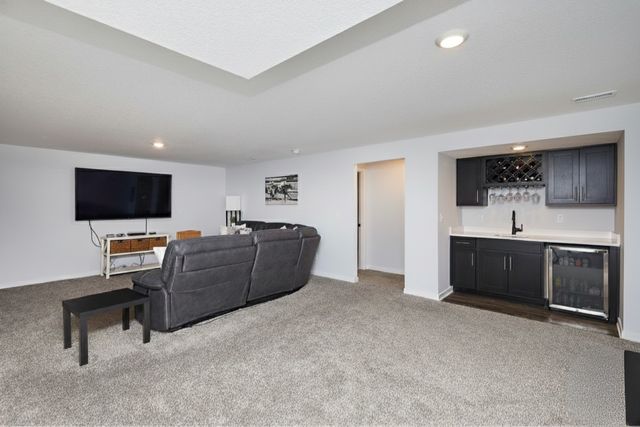 5438 S Prairie View Drive, West Des Moines, IA 50266