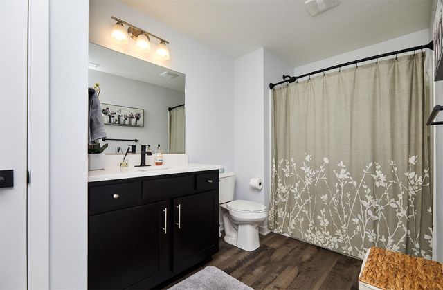 5438 S Prairie View Drive, West Des Moines, IA 50266