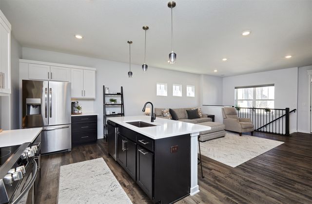 5438 S Prairie View Drive, West Des Moines, IA 50266