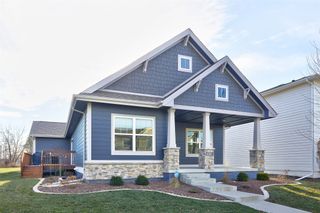 5438 S Prairie View Drive, West Des Moines, IA 50266