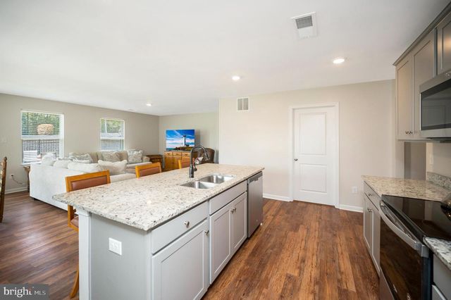 16032 GRANT CT, Bowling Green, VA 22427